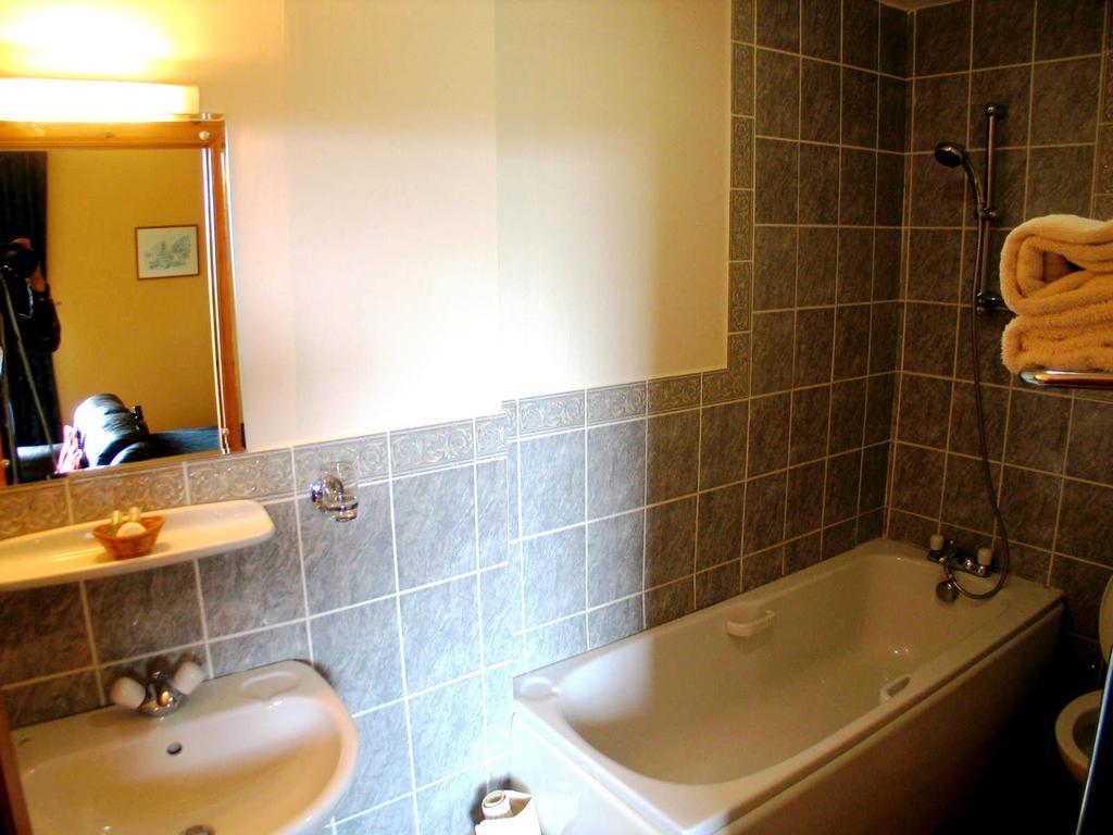 Lamphey Park Guest House Екстериор снимка